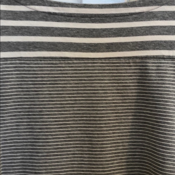 Grey top with white stripes from cute side slits - Picture 2 of 4